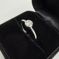 18K Weissgold Solitärring 0.30 ct Brillant | HRD Zertifikat 