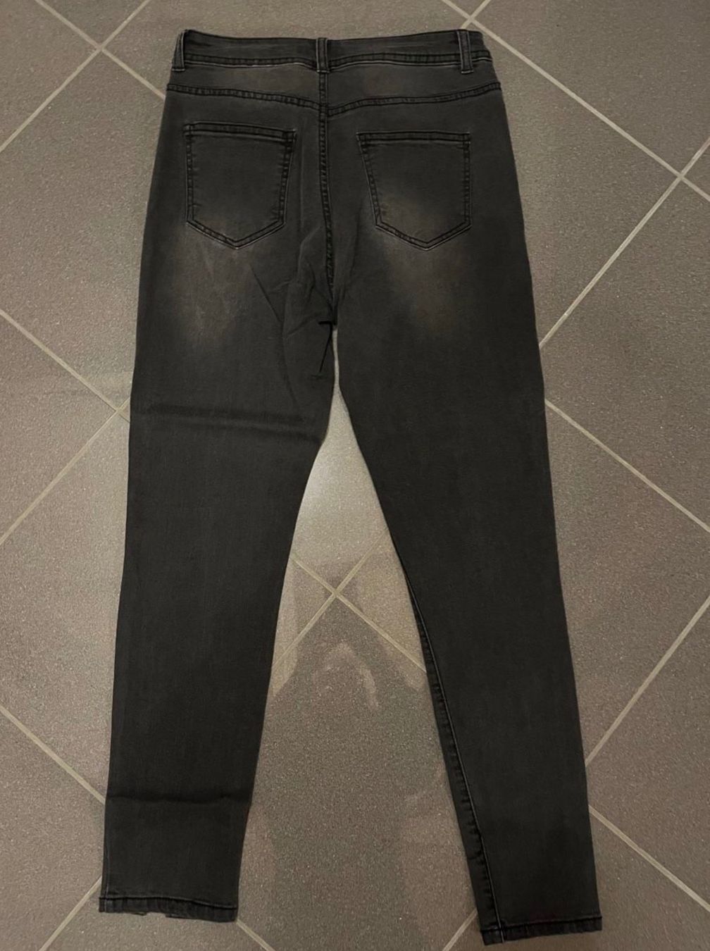 Jeans: Jeans mit Schlitzen, Chicoree XS – Nuovo (secondo la descrizione) da Wetzikon ZH venduto da dor_rmq2 1