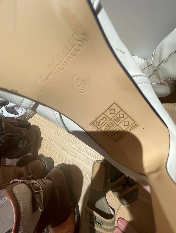 Damenschuhe: Weisse Stiefel / Boots mit Absatz – Neu und originalverpackt aus Spreitenbach von sam_l5fj 3