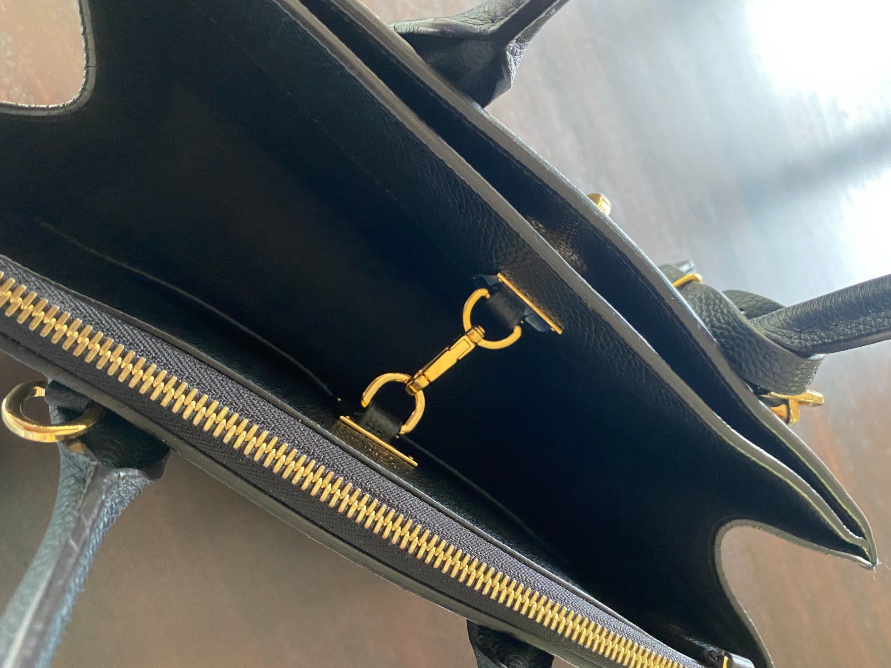 Louis Vuitton Borse da donna: Louis Vuitton Tasche City Streamer – Usato da Erlenbach ZH venduto da Tomkruise 9