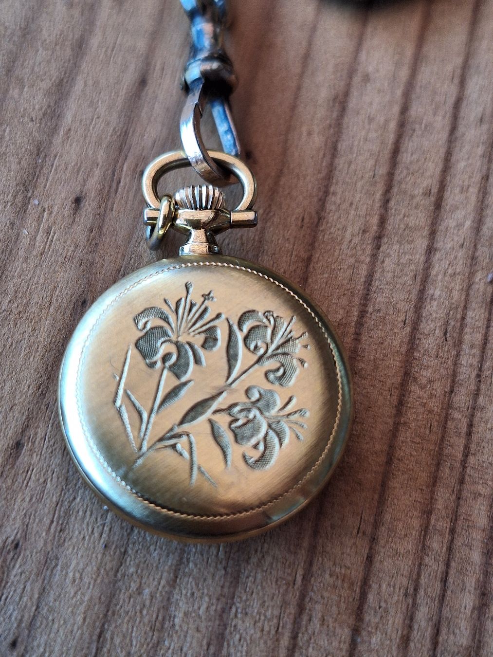 Orologi: Mini Taschenuhr mit schöner Kette – Usato da Ringgenberg BE venduto da dan_lue_3852 2