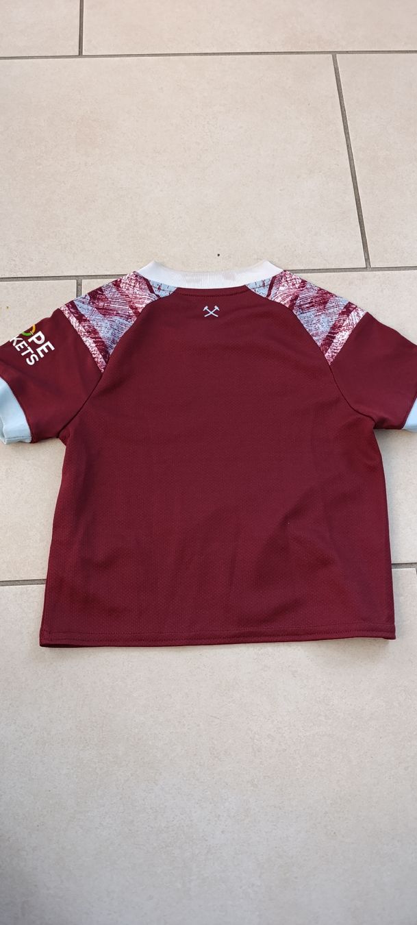 Umbro Scarpe, pantaloni & magliette da ginnastica: Maillot enfant West Ham – Usato da Mont-la-Ville venduto da Ecu23hj 2