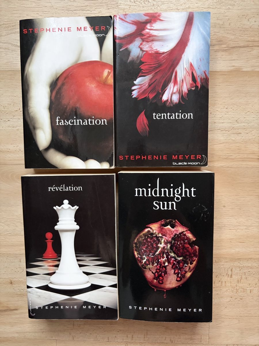 Bücher: Saga Twilight Stephenie Meyer en français  – Gebraucht aus Crissier von Nouchki76