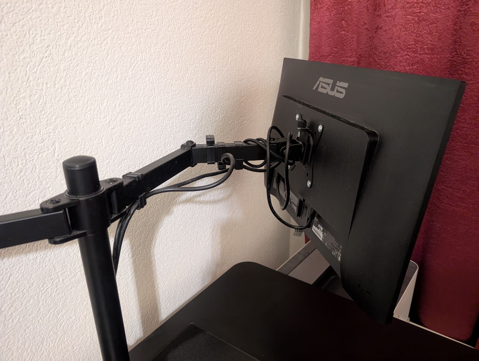 Staffa per monitor: Monitorhalterung 2 Monitore / Laptops, schwenkbar – Usato da Hünenberg See venduto da Klaus91 3