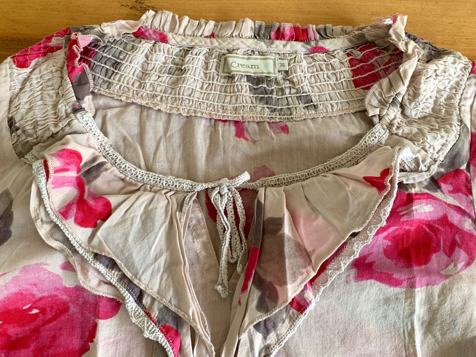Cream Camicette: CREAM edle Bluse grosse Blüten Rosen Gr. 36 – Nuovo (secondo la descrizione) da Meiringen venduto da magnooliaa 2