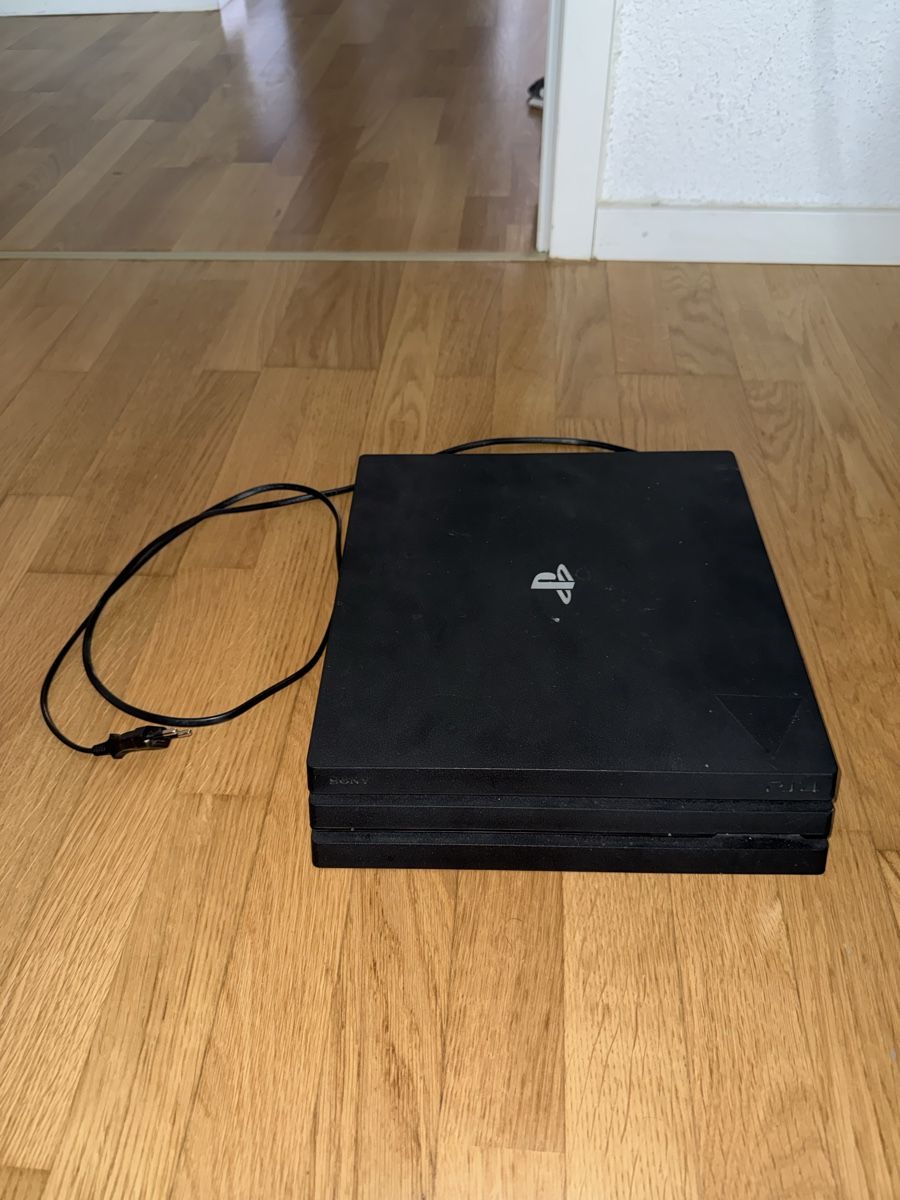 Sony Consoles: PS4 Pro – D'occasion à Kirchberg BE par Chrigu_86