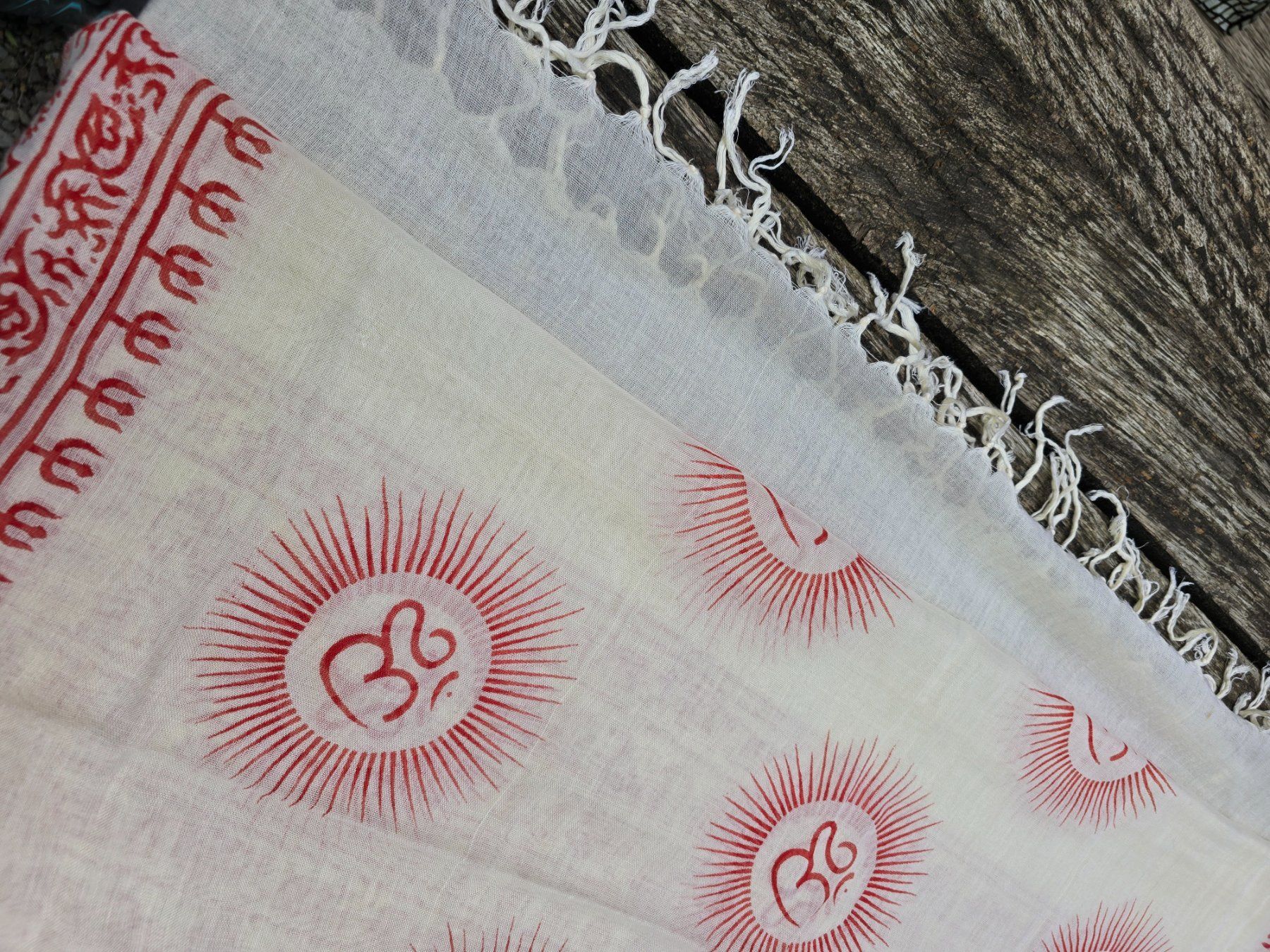 Foulard & Sciarpe: Kleidung: Tuch Yoga "OM" mit Fransen – Nuovo (secondo la descrizione) da Romanshorn venduto da Rachacha 1