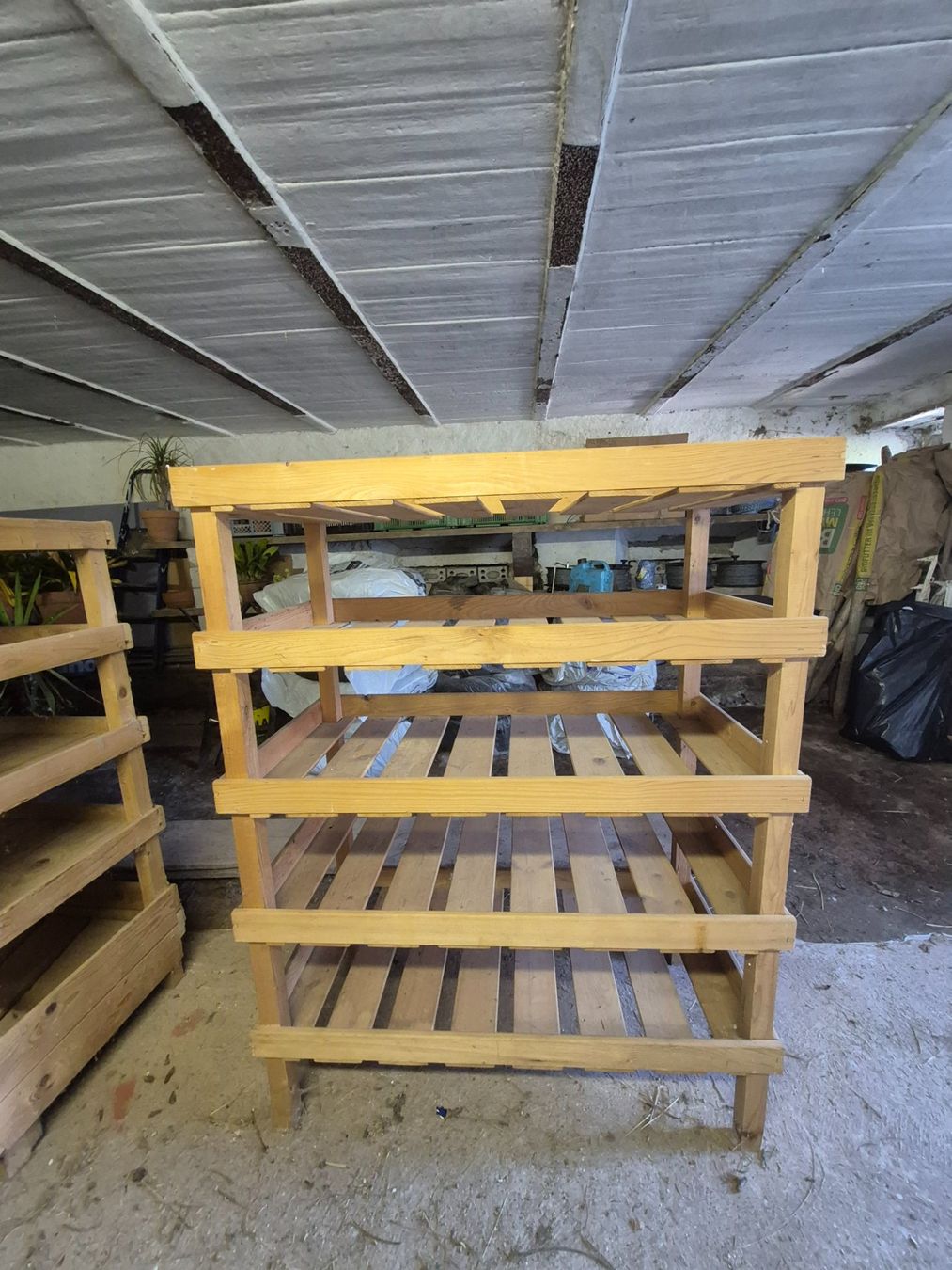 Articles en bois: Hurde Nr.1 – D'occasion à Schönenberg ZH par Split