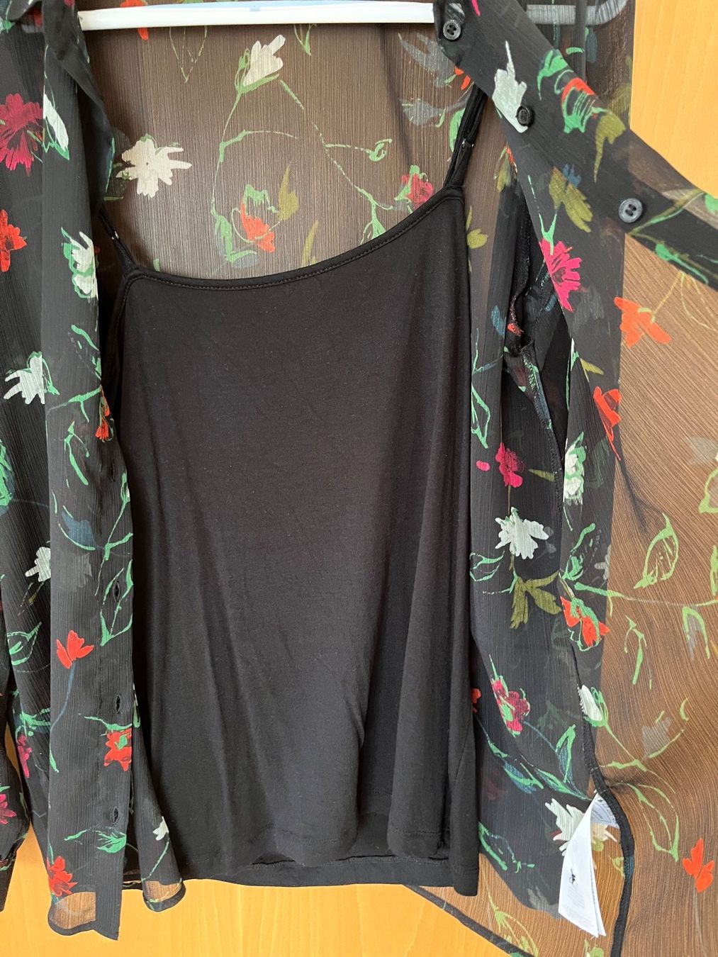 Esprit Blusen: Schwarze Bluse mit Blumenmuster, Grösse 38 Esprit – Gebraucht aus Kreuzlingen von zwergli05 3
