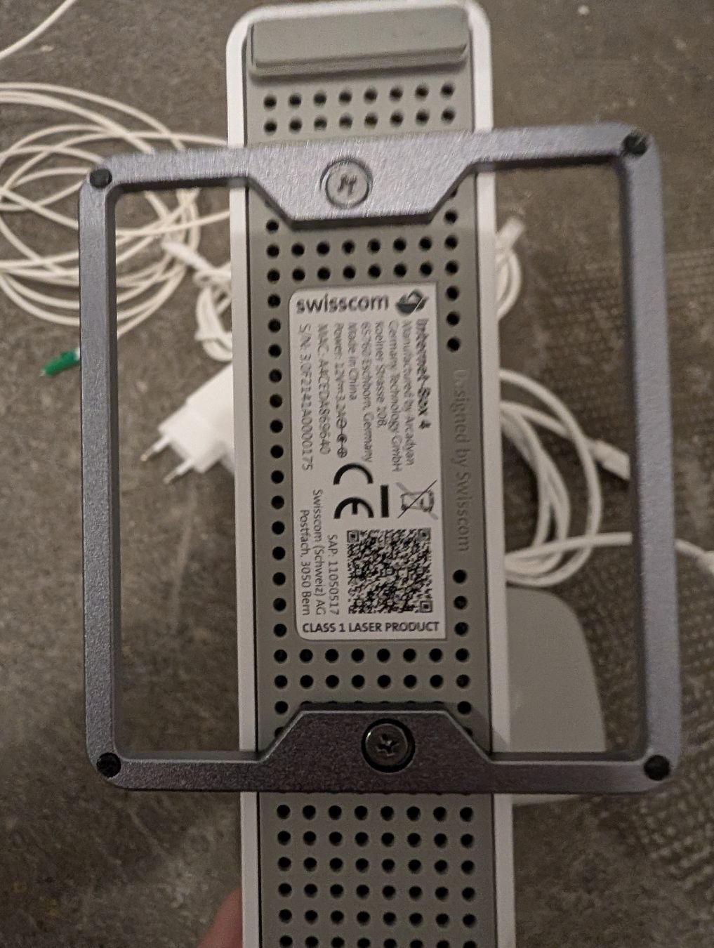 Swisscom Modem & Router: Swisscom Internet-Box 4 + TV Box with Remote, Used – Usato da Zürich venduto da jor_68rp 7