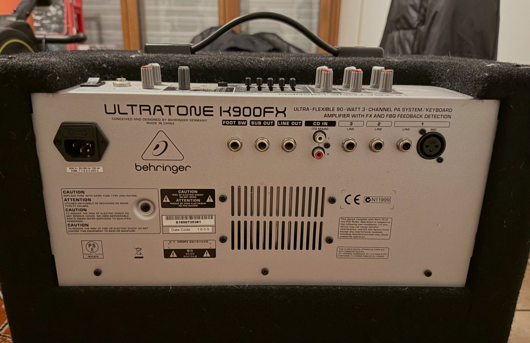 Behringer Amplificatori: Amplificatore Behringer Ultratone K900FX + V-AMP PRO – Nuovo (secondo la descrizione) da Mezzovico venduto da melissa_boverio 2
