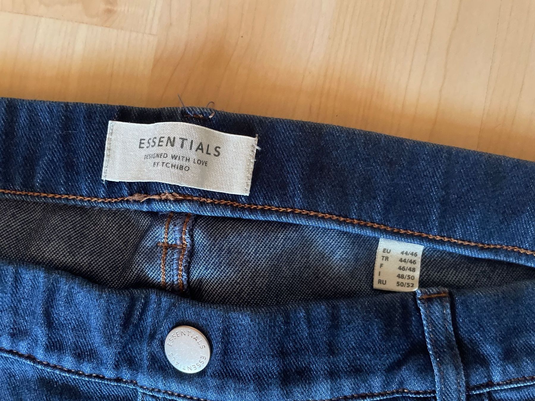 Jeans: Jeans Essentials Damen dunkelblau Grösse 44/46 – Nuovo (secondo la descrizione) da Münsingen venduto da Ckolibri 1