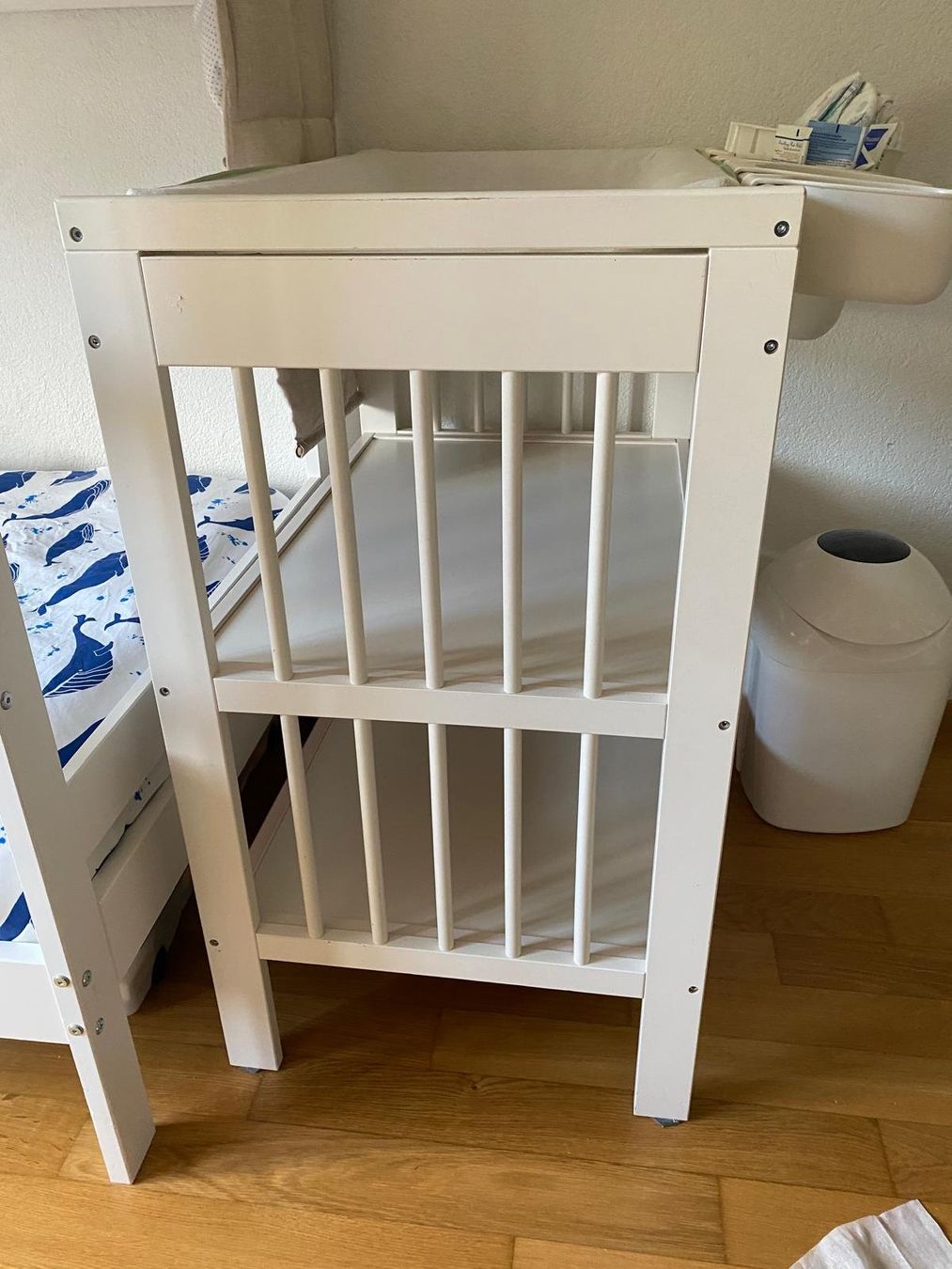 Ikea Tables à langer & accessoires: Gulliver Wickeltisch + Windeleimer / Changing table + pail – D'occasion à Adliswil par sv__h58v 2
