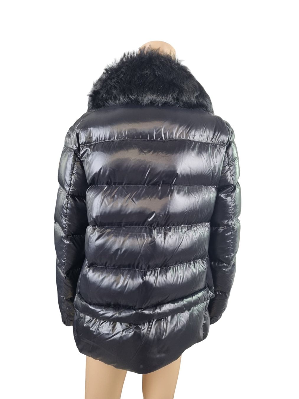 Moncler Jacken: MONCLER Saint Bermard Giubbotto Gr. 2 – Gebraucht aus Wangen b. Olten von Restwert_Wangen 3
