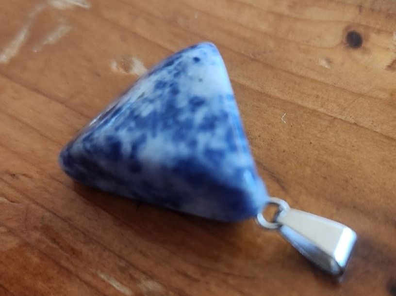 Ciondoli: Pendentif en sodalite bleue – Usato da Territet venduto da Cenh 2