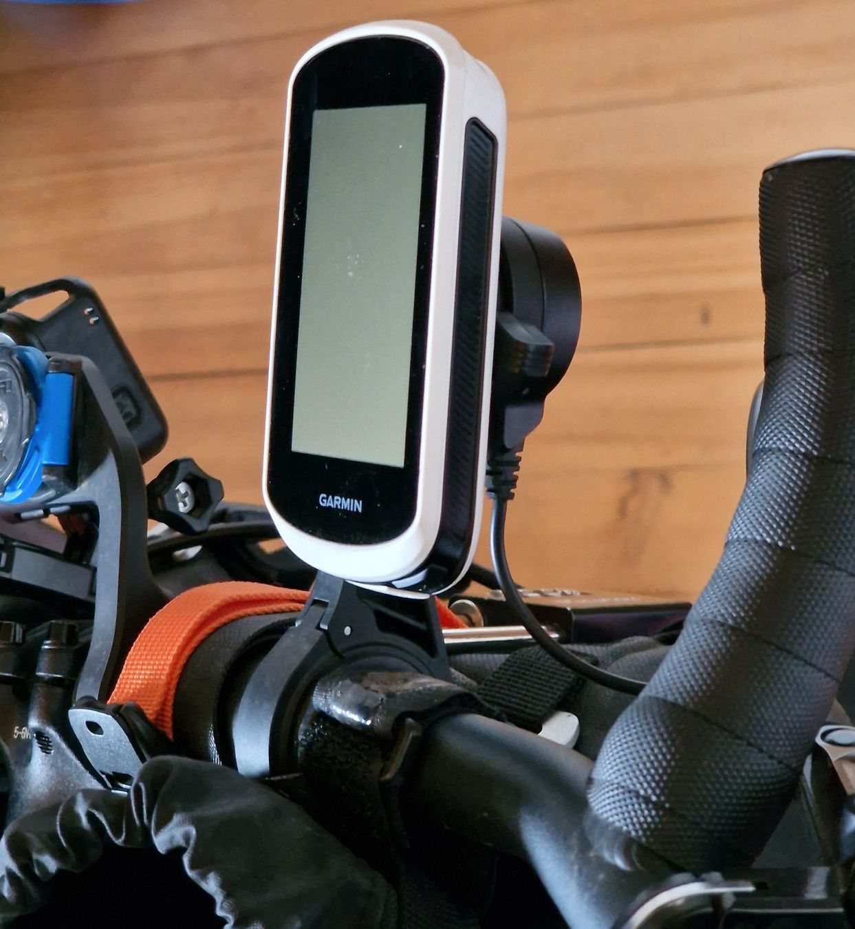 Garmin Computer & Strumenti di misurazione: Garmin Edge Explore 2 Power Bundle – Usato da Zürich venduto da Patusc 1