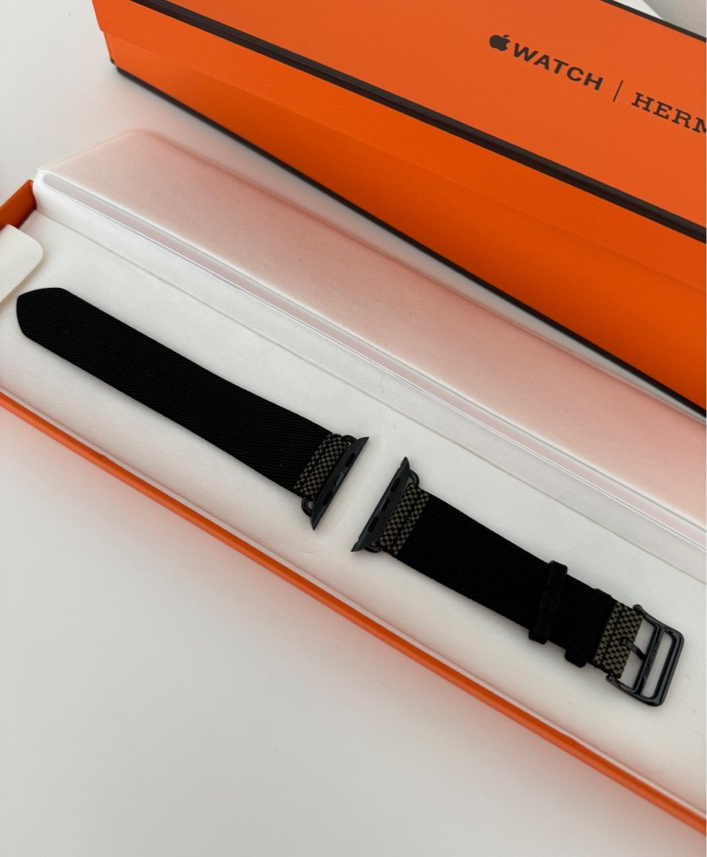 Apple Smartwatch: Hermes Apple Watch Series 9 - Silber - 45 mm – Usato da Oetwil an der Limmat venduto da tommyb1982 4