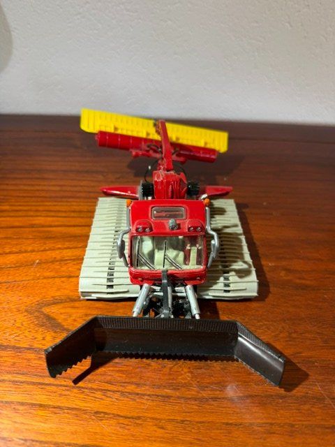 Siku Modellautos: Pistenbully Modell rot Siku 23 cm – Neu (gemäss Beschreibung) aus Spiez von all_v6cn 1