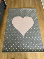 Kinder Teppich Herz & Weltraum Muster, TOP Zustand, für Zimm