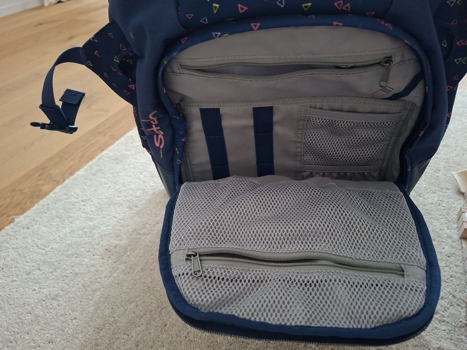 Satch Kindertaschen:  Satch Blue Triangles Rucksack und Tasche   – Gebraucht aus Aadorf von Hupfgump 7