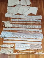 Posten mit vielen Spitzen und Bändern -> alle Fotos ansehen