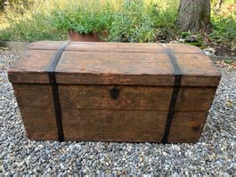 Alte Holztruhe