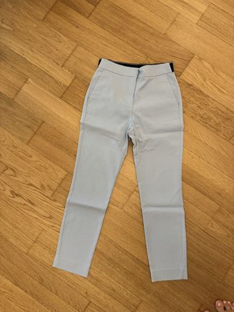 Zara Stoffhose hellblau, Gr. S – Sommerliche Eleganz!
