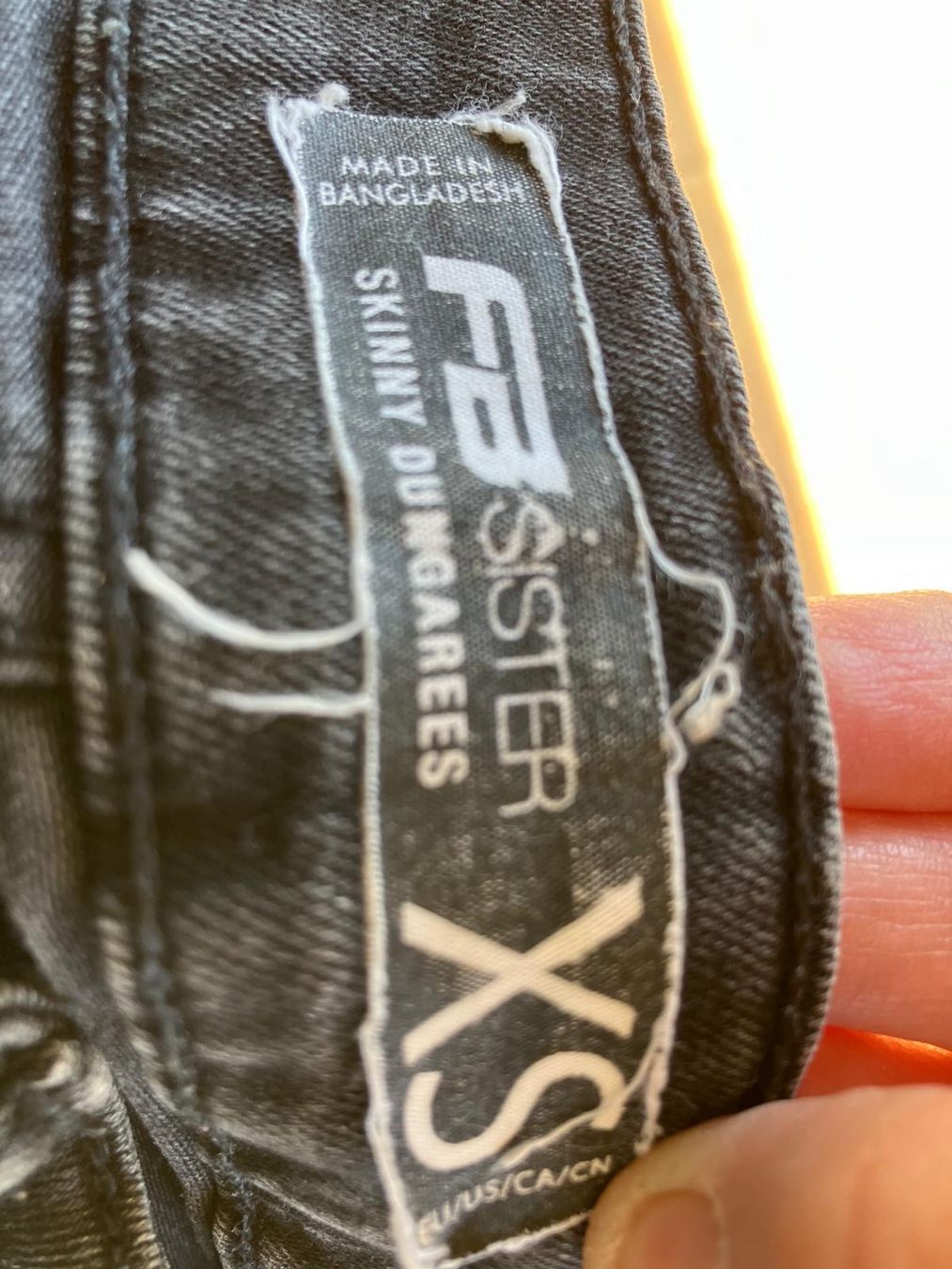 Pantaloni: FB Jeansshorts Grösse XS – Usato da Allenwinden venduto da Obalu 2