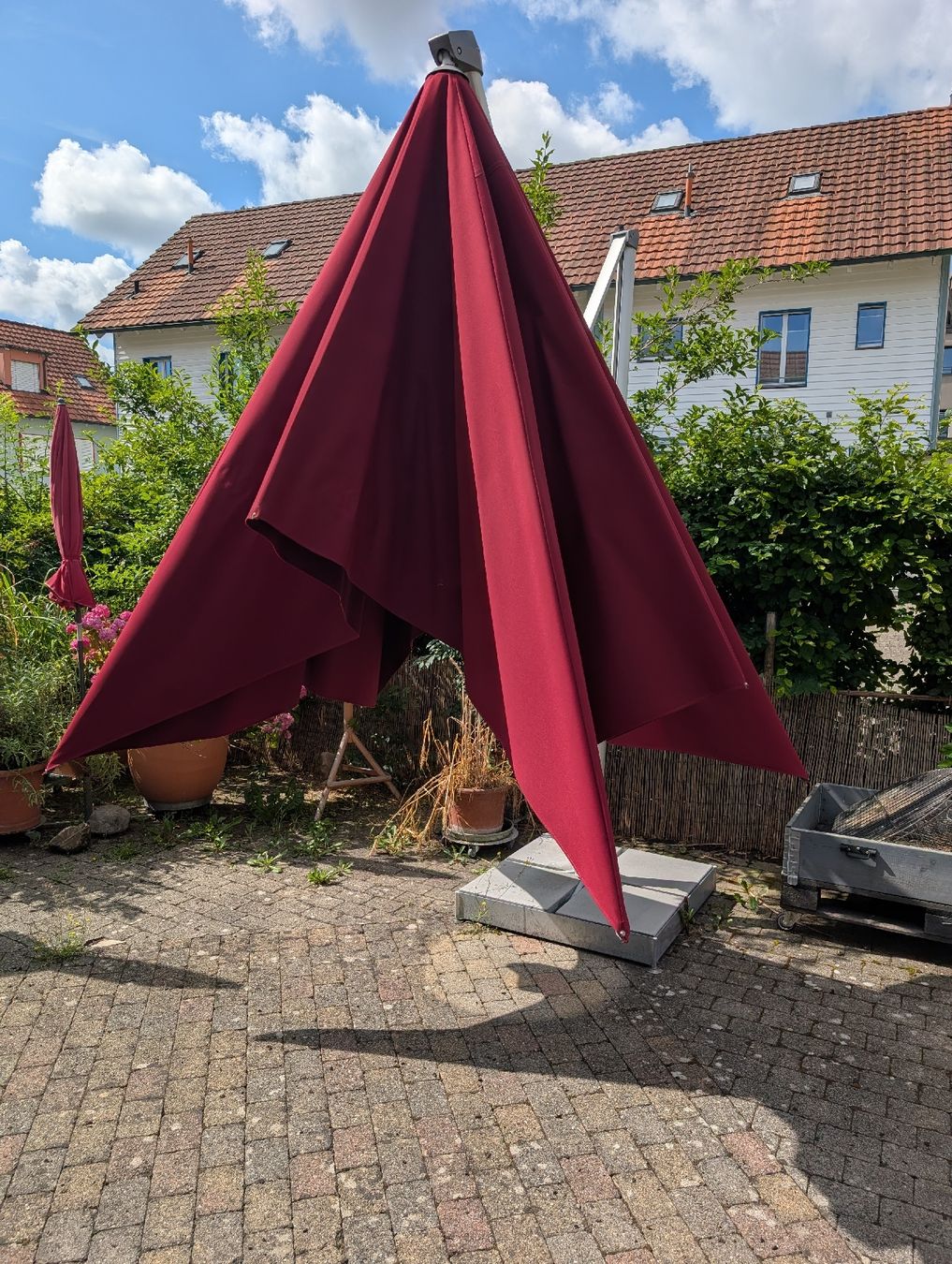 Glatz Parasols: Glatz Sonnenschirm Sobrano S+ mit Standfuss – D'occasion à Dietlikon par anbe64 1