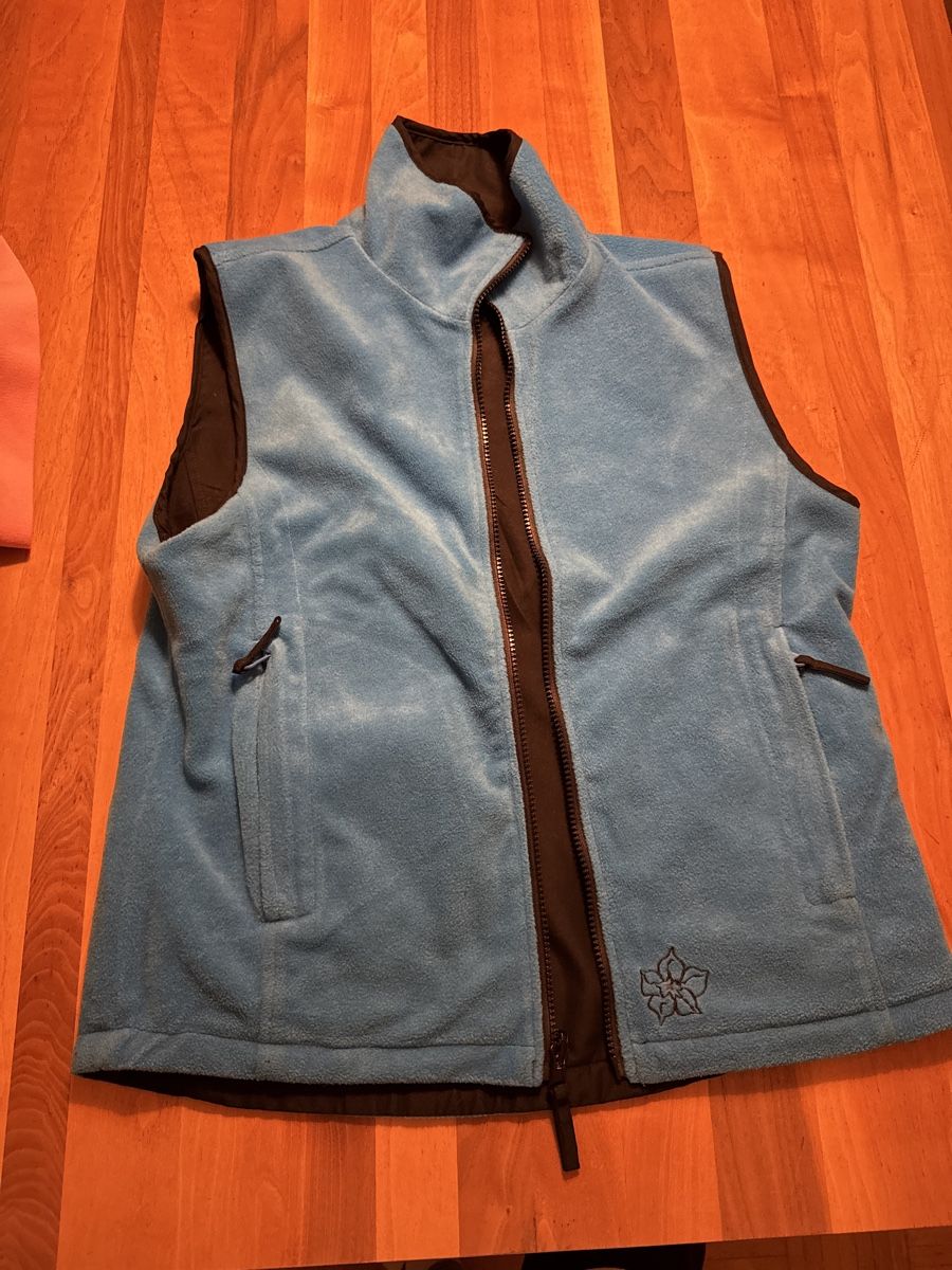 Gilet & Giacche senza maniche: Wendbare Fleece Weste Gr 38 – Usato da Zürich venduto da oase69 1