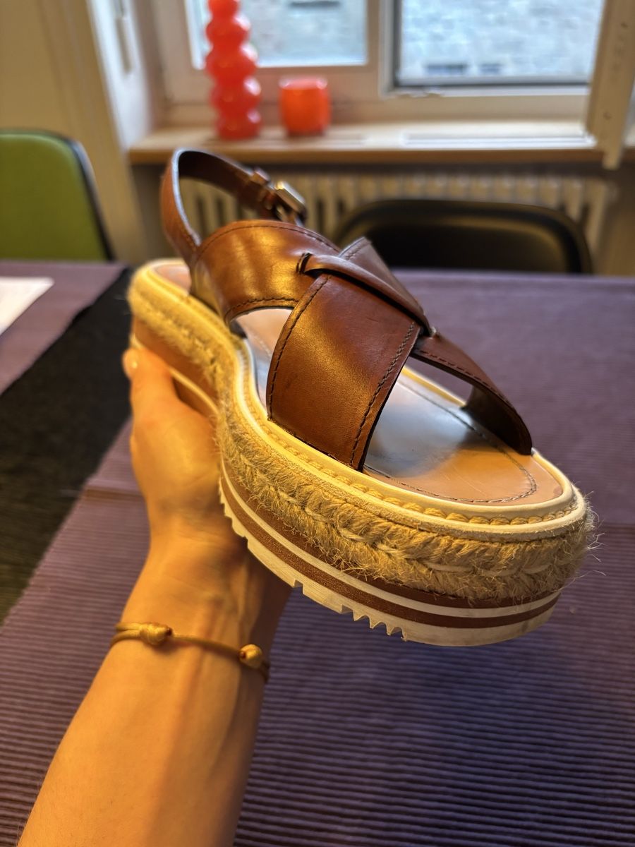 Prada Chaussures femmes: PRADA Sandalen – D'occasion à Zürich par Lynnlouise 3