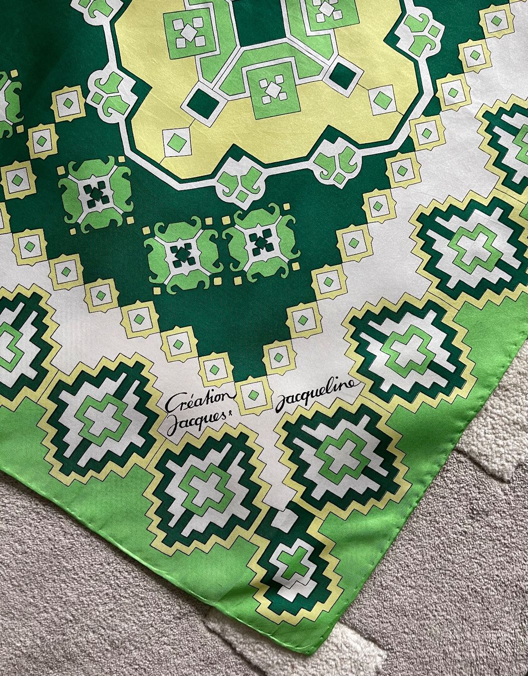 Foulards, Tücher & Schals: Wunderschönes Foulard aus Seide – Gebraucht aus Winkel von Glamour4You 7