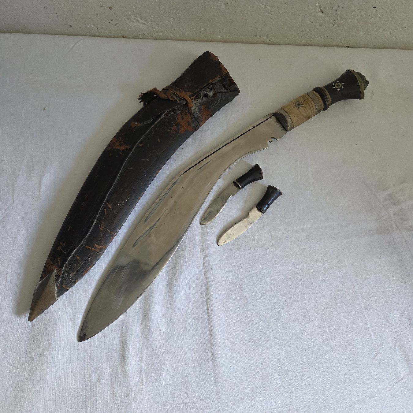 Altre raccolte & rarità: Kukri Messer Indien mit Scheide  – Usato da Stans venduto da Ducati16