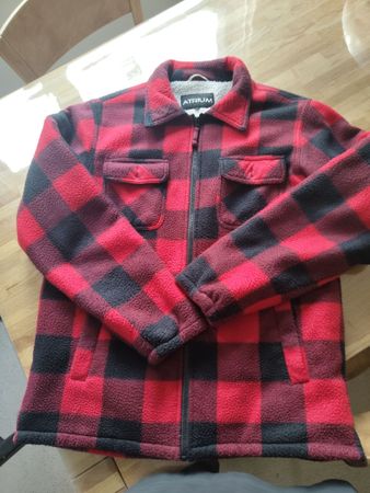 Warme Fleecejacke, Grösse L, rot/schwarz kariert