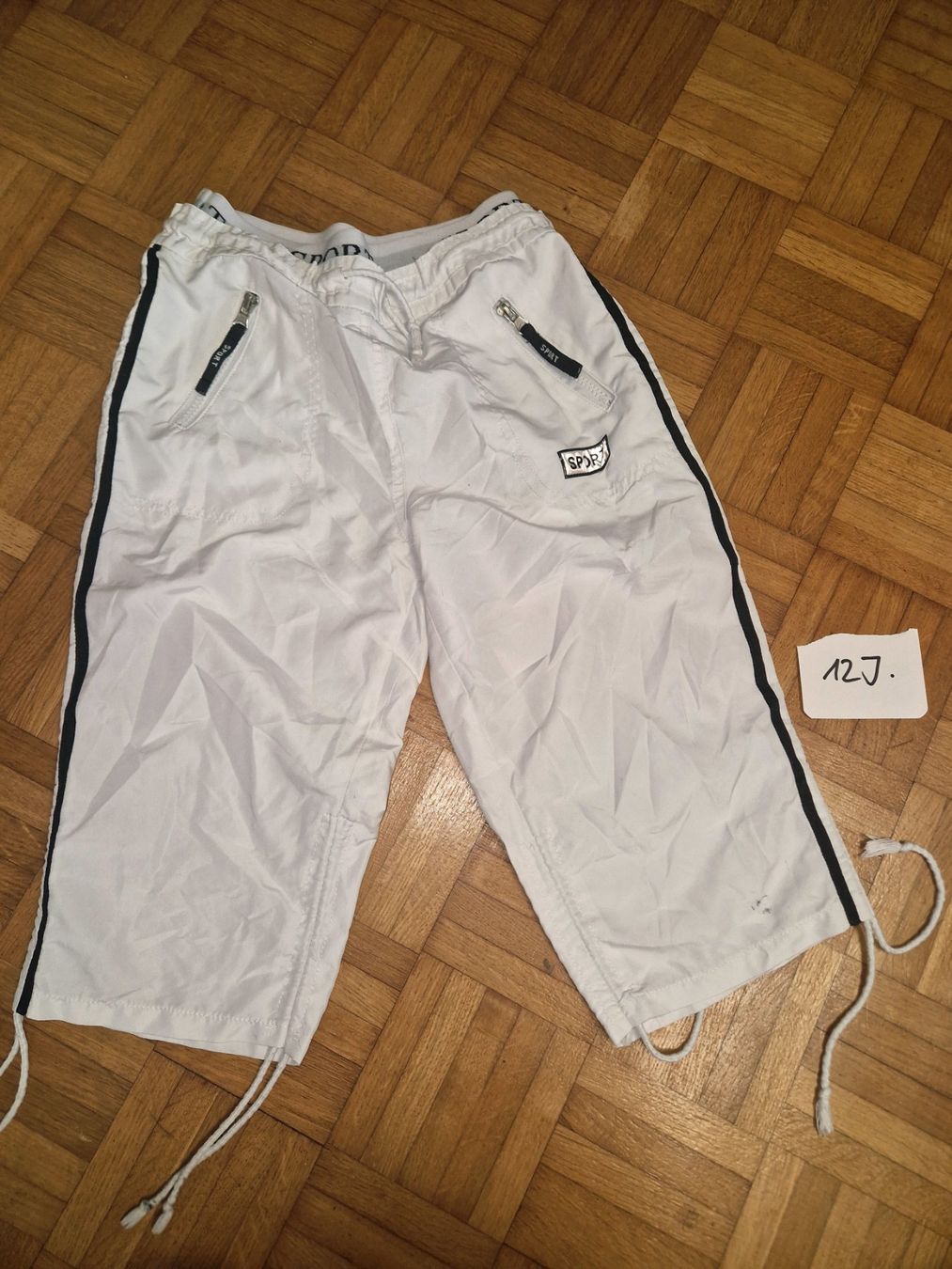 Pantalons: Hose Grösse 12Jahre – D'occasion à Stüsslingen par white_angel86