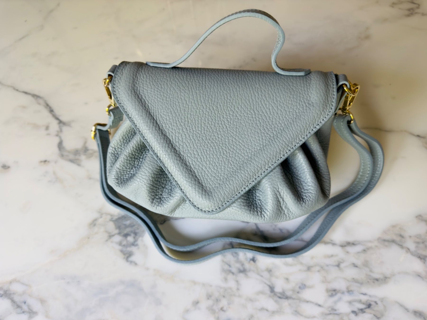 Taschen für Damen: Envelope Tasche "Himmelblau“ – Neu und originalverpackt aus Bülach von DuffyFashionAvenue