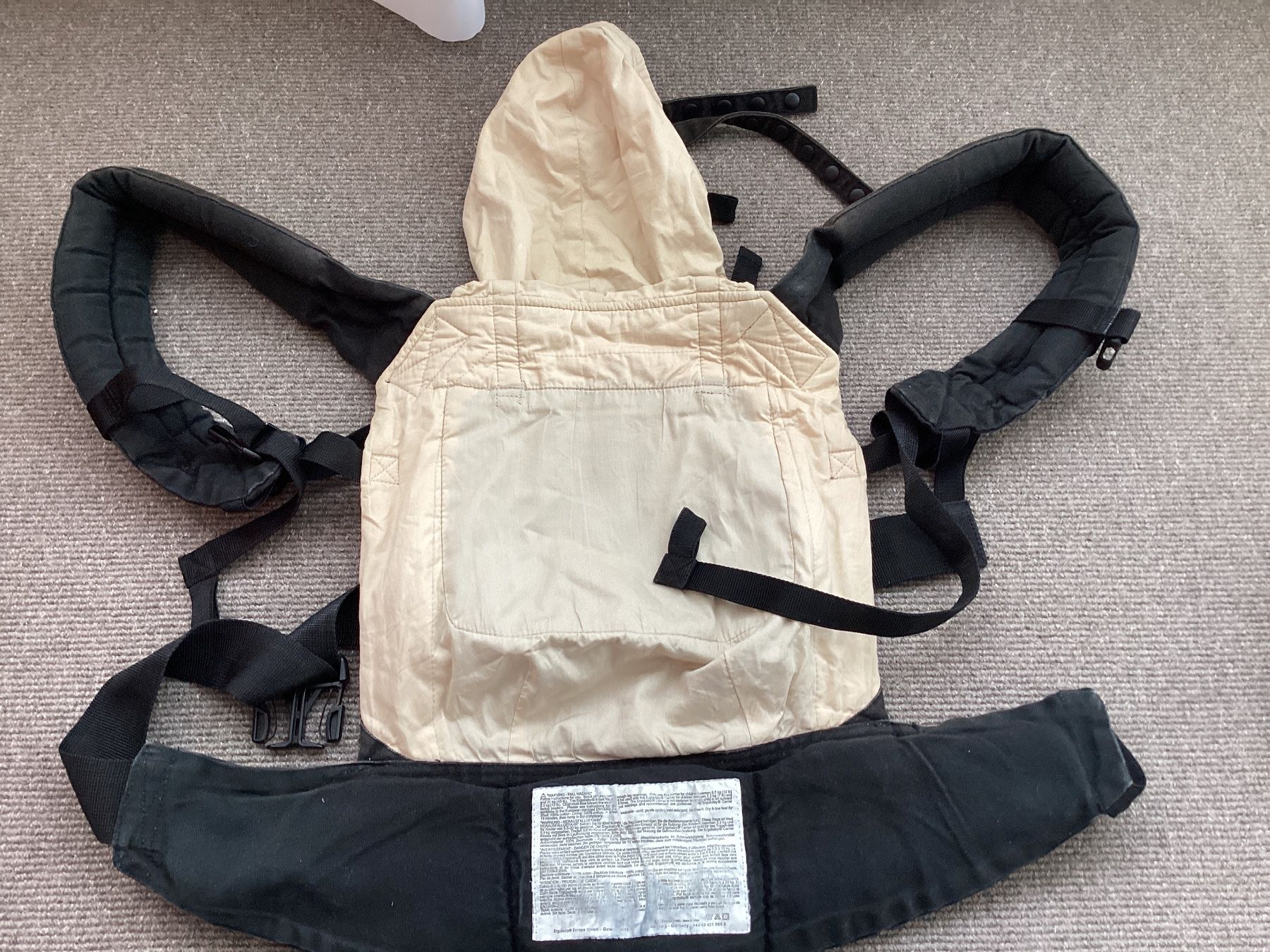 Ergobaby Marsupi portabebè: Kindertrage Ergobaby inkl. Einsatz schwarz gebraucht – Usato da Effretikon venduto da simtek_de 3