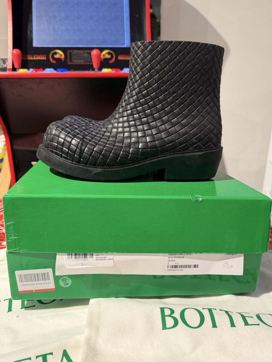 Bottega Veneta Scarpe da uomo: Bottega Veneta Fireman Ankle Boot Rubber Grösse 40 – Nuovo (secondo la descrizione) da Basel venduto da julianlenzin 1