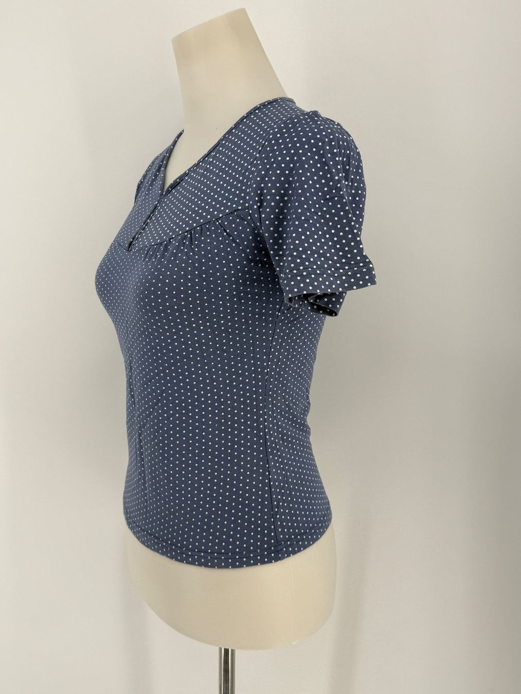 T-shirt: Shirt Gr. S/M von Lily – Usato da Auenstein venduto da moin. 1
