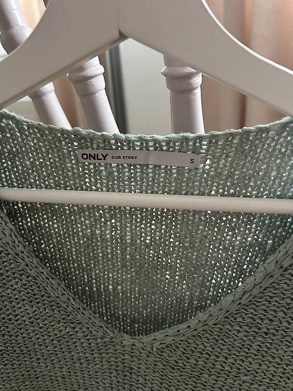 Pullover & Sweatshirts: Strickpullover – Gebraucht aus Schüpfheim von car_7slp 1