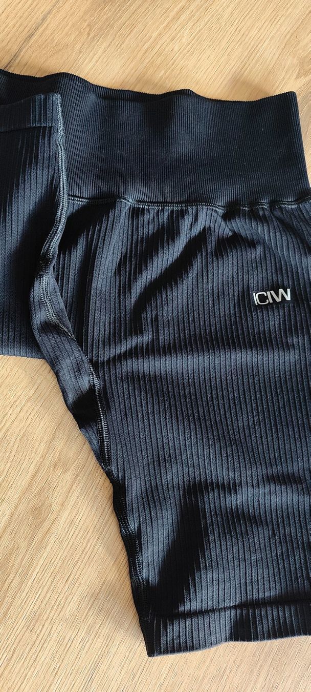 Leggings: Short Icaniwill Neuf M – Neu (gemäss Beschreibung) aus Martigny von Seuph02 4