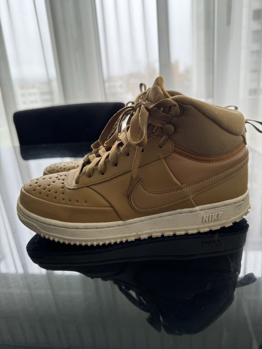 Nike Scarpe per ragazzi: Nike Sneaker Gr. 40.5 beige Herbst – Usato da Thun venduto da mama2007 1