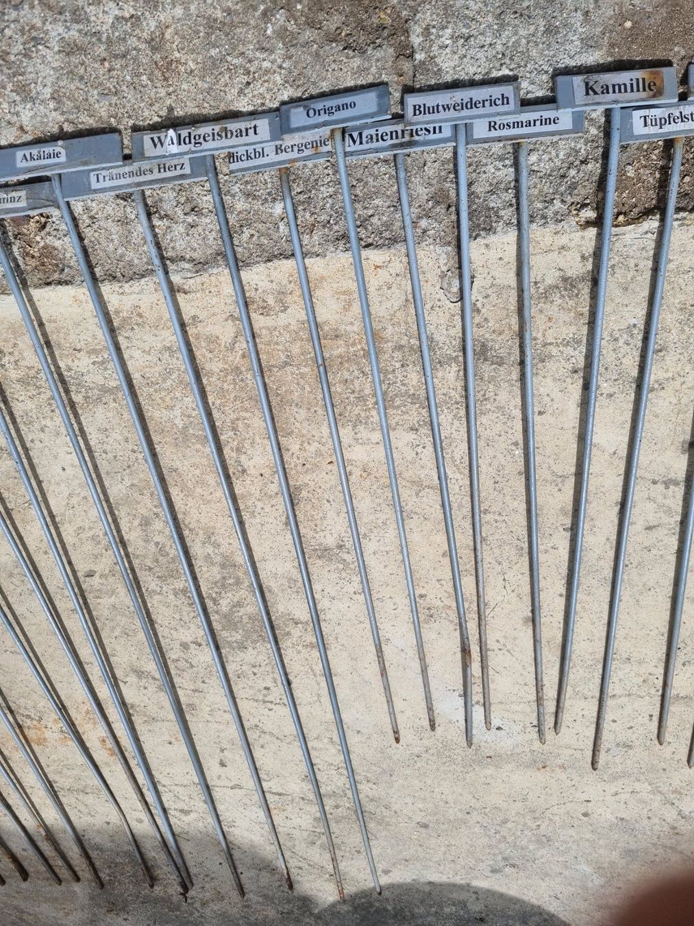 Alle Dekorationen: über 40 Stk. Gartenstecker/Pflanzenetiketten – Gebraucht aus Fürstenaubruck von PizBeverin2018 4
