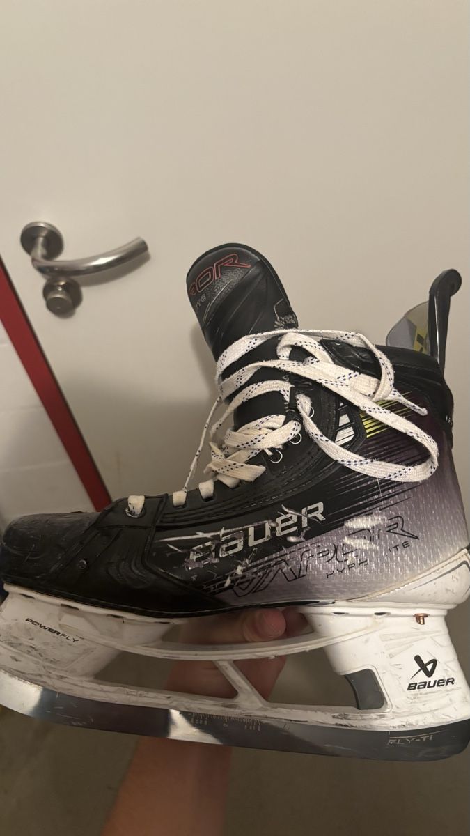 Bauer Schlittschuhe: hyper2lite skates 43-44 – Gebraucht aus Birmensdorf ZH von dom_5m6x 4