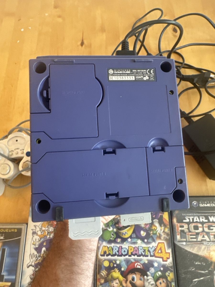 Nintendo Konsolen: Console Nintendo GameCube et 8 jeux – Gebraucht aus Flanthey von juju0794 2