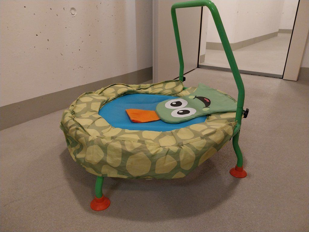 Trampolini: Kindertrampolin mit Festhaltebügel – Usato da Goldau venduto da feh_2qvj 1