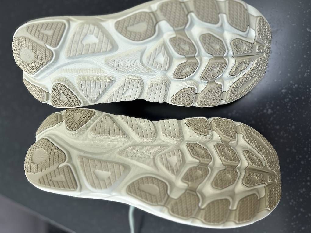 Hoka One One Scarpe da donna: HOKA, Clifton10, 39 1/4 – Nuovo (secondo la descrizione) da Le Landeron venduto da Cledou66 4