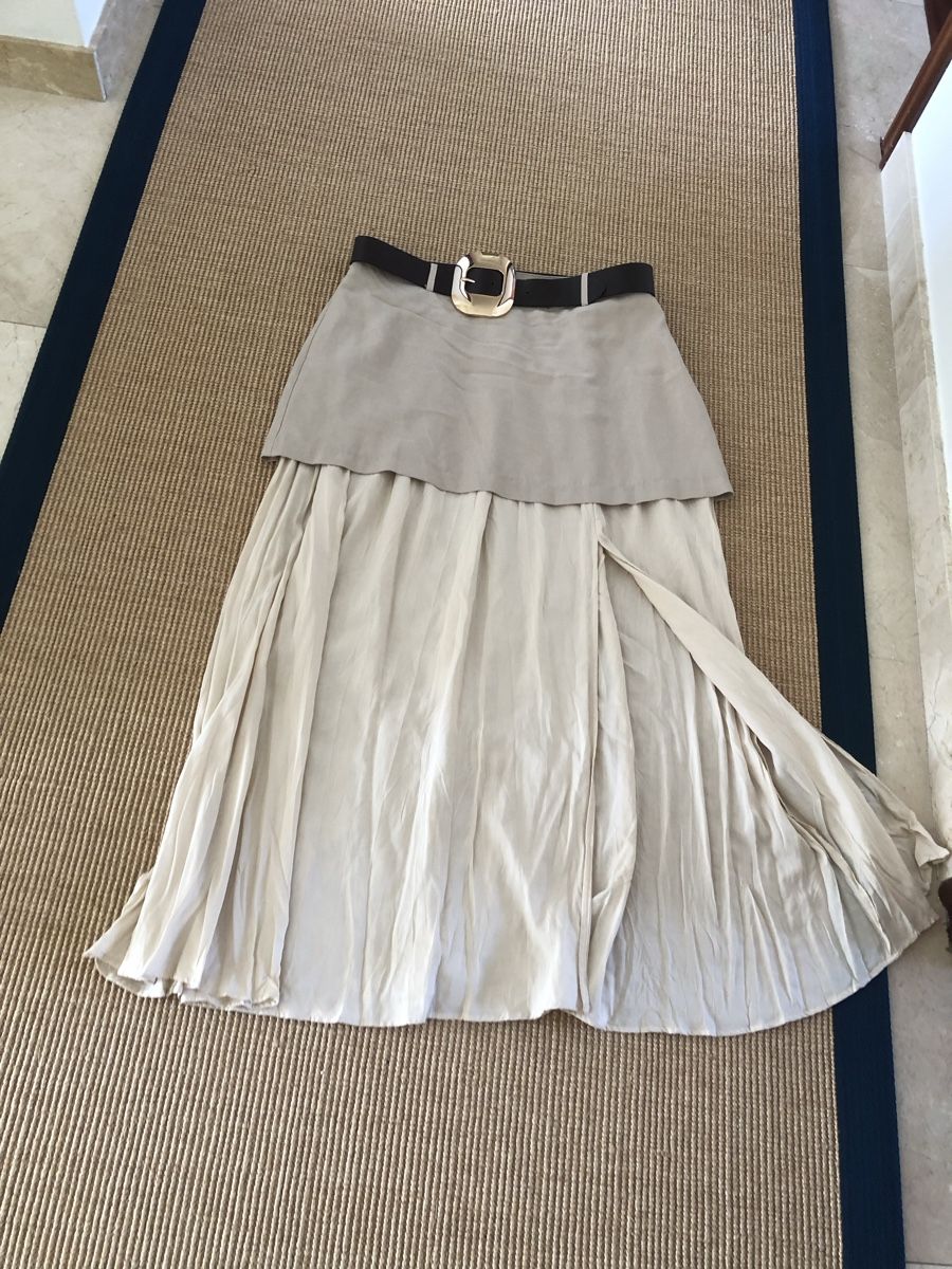 Zara Gonne: Zara rock. Gr. M. Neu!! – Nuovo (secondo la descrizione) da Dübendorf venduto da mar_s66c