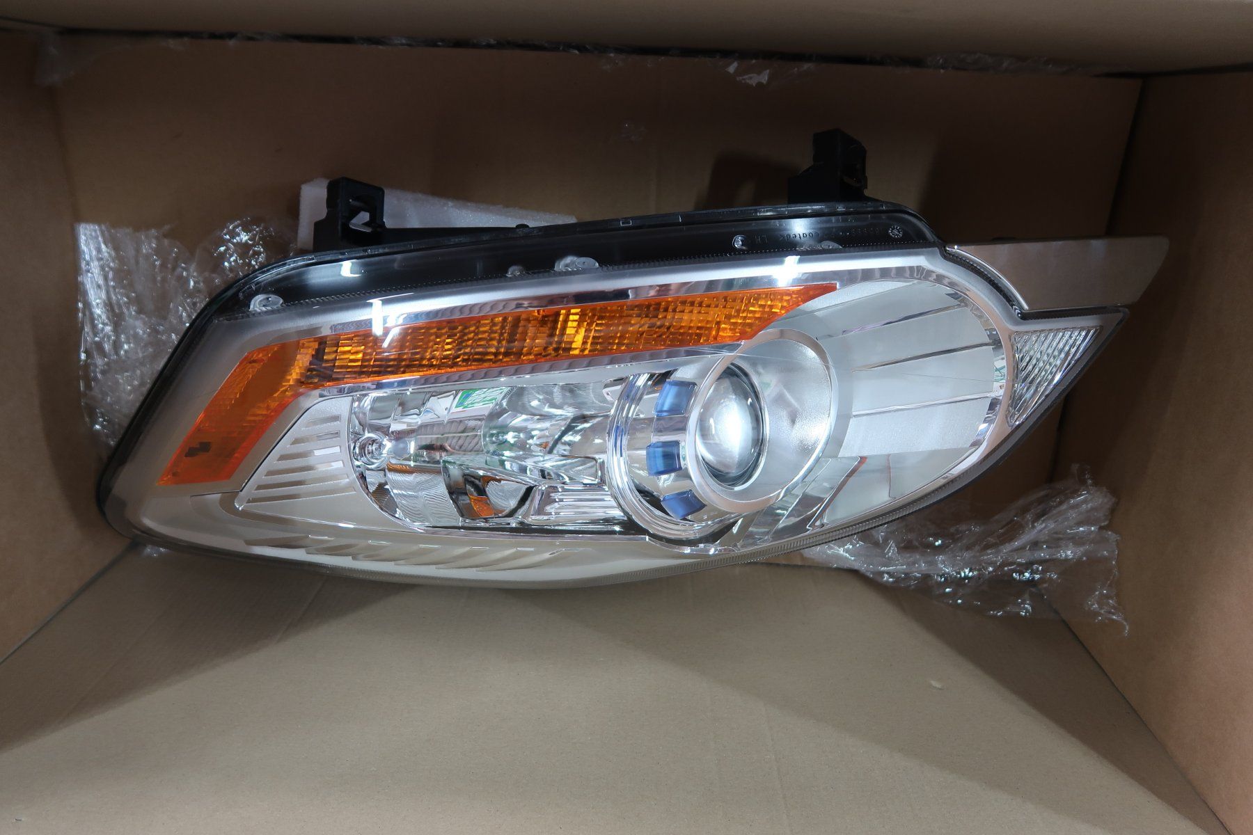 Ford Scheinwerfer: Scheinwerfer vorne links Ford Kuga 1751449 – Neu und originalverpackt aus Büsingen von garagealtmann 6