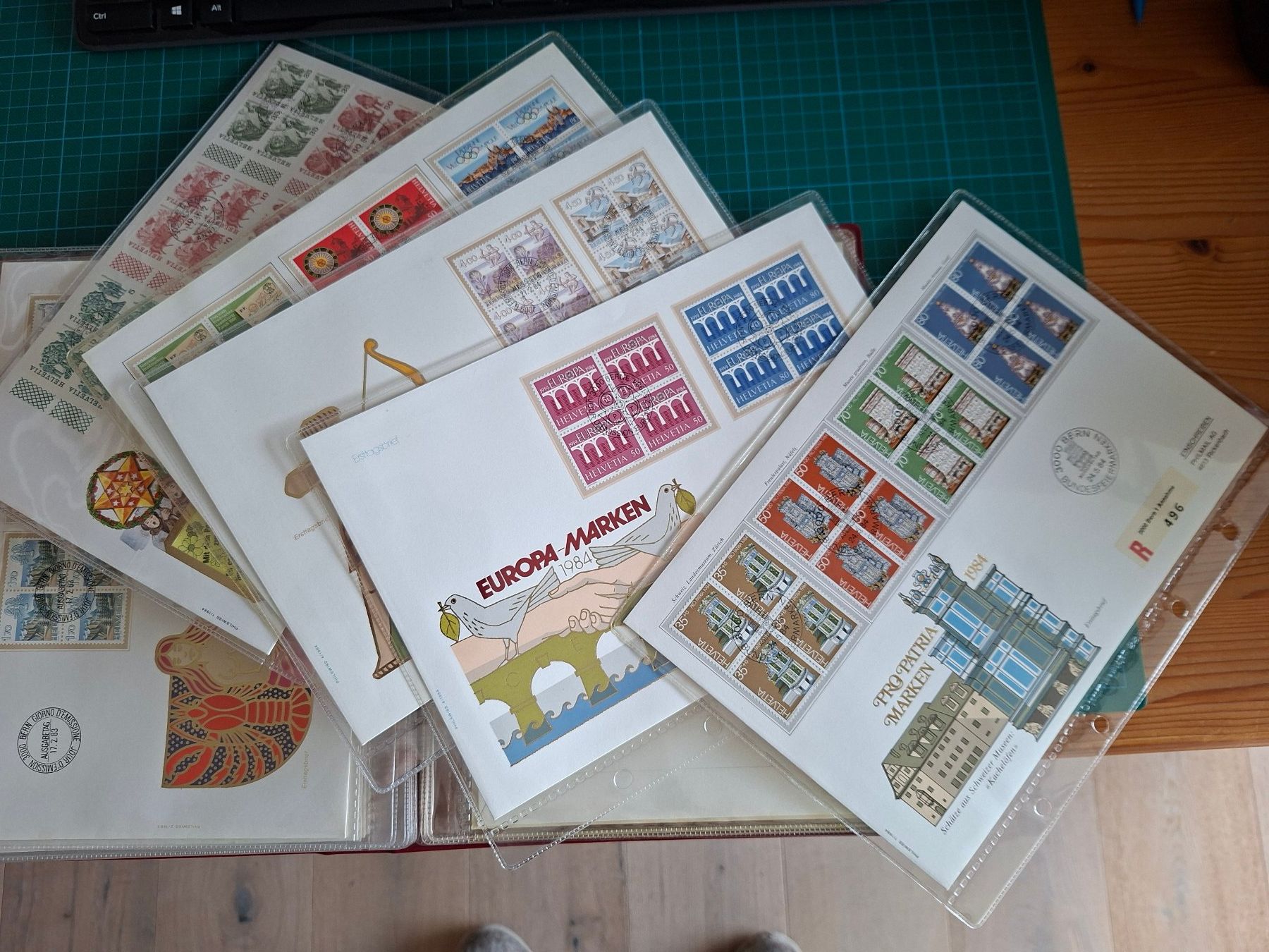 Tous les timbres: 18 Ersttags-Couverts Schweiz – D'occasion à Sins par Sorte 1